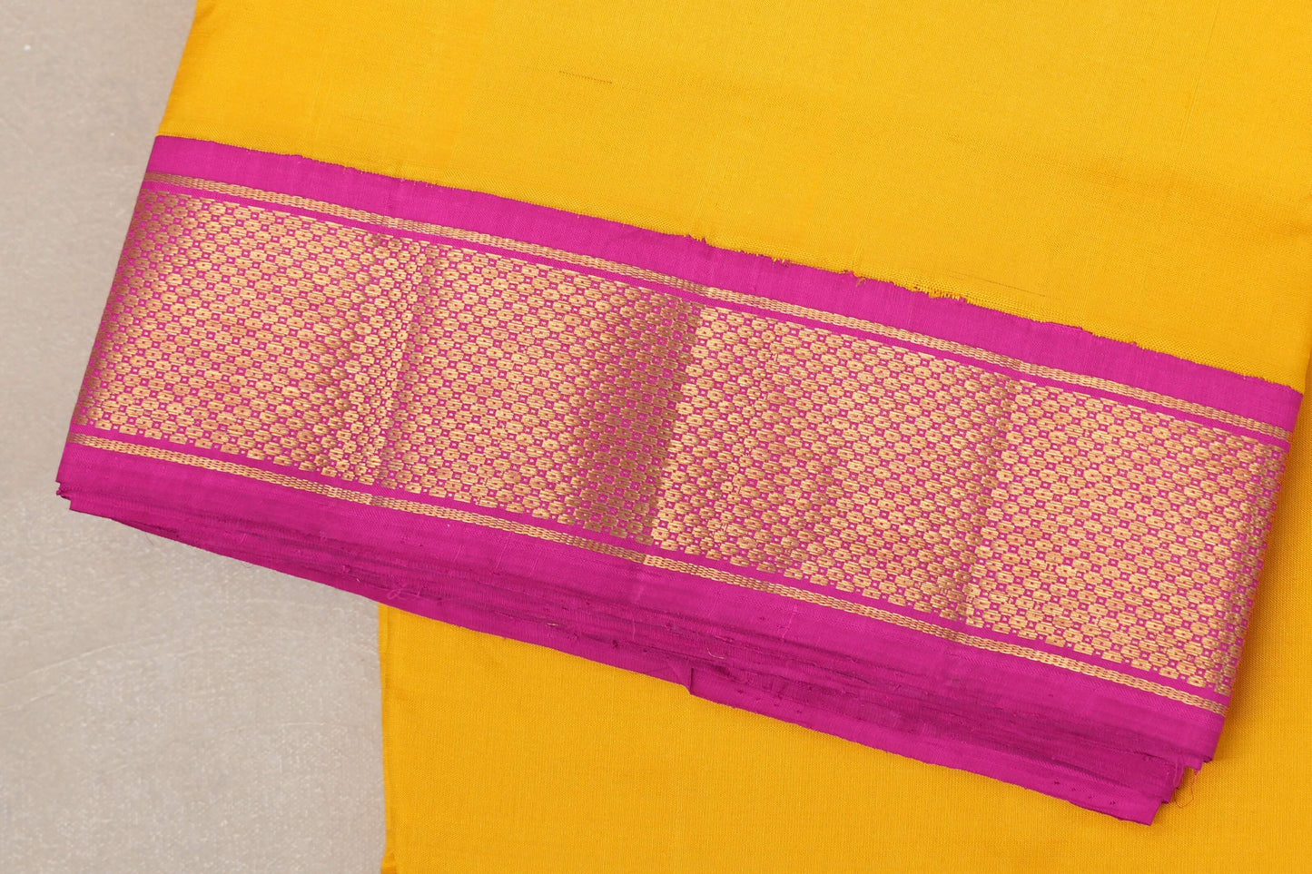 lemon yellow Ten Yards Silk Saree border
