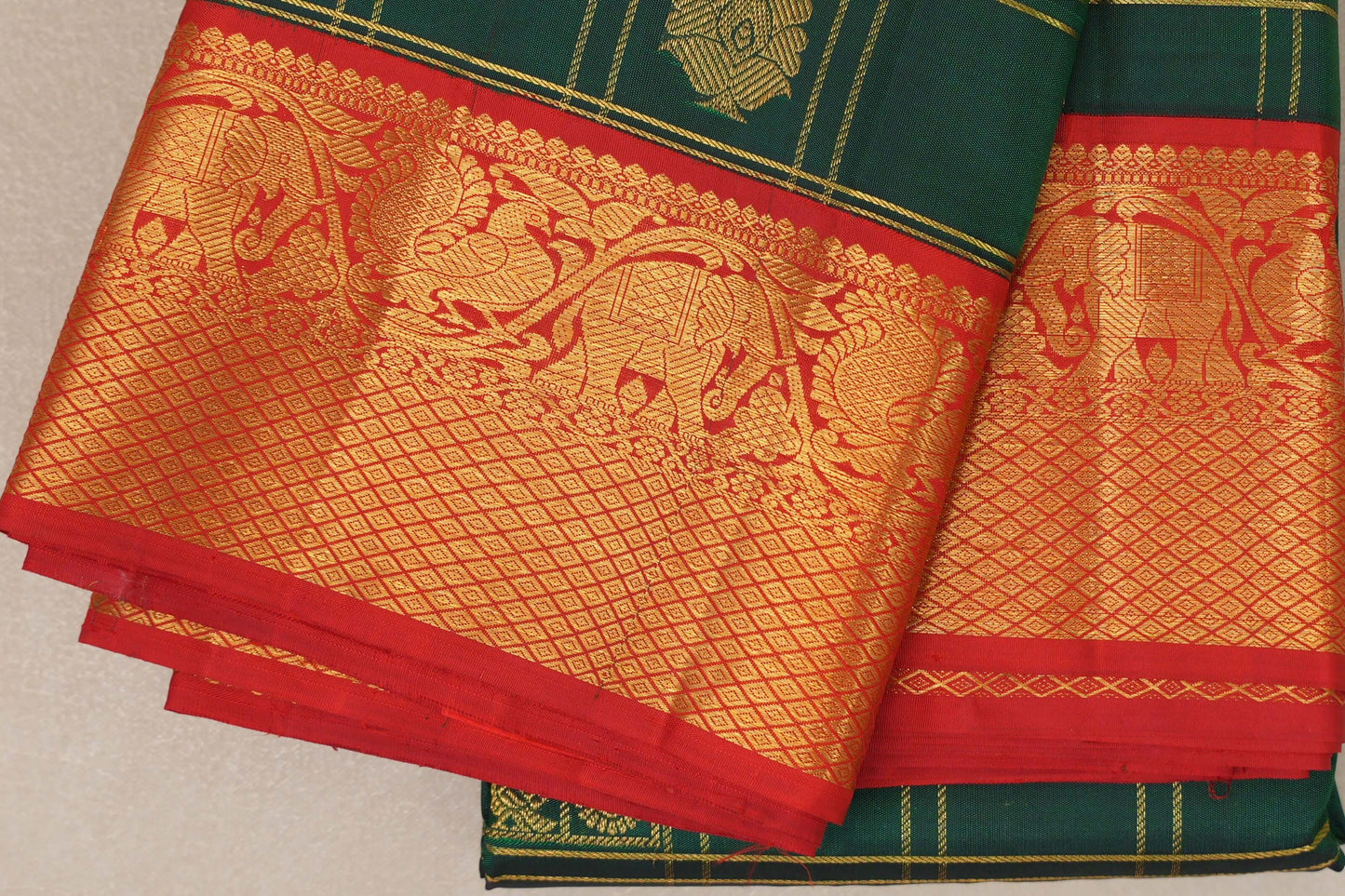 Bottle Green with Red Borders Vintage Heirloom Kanjivaram Silk Saree SS9045