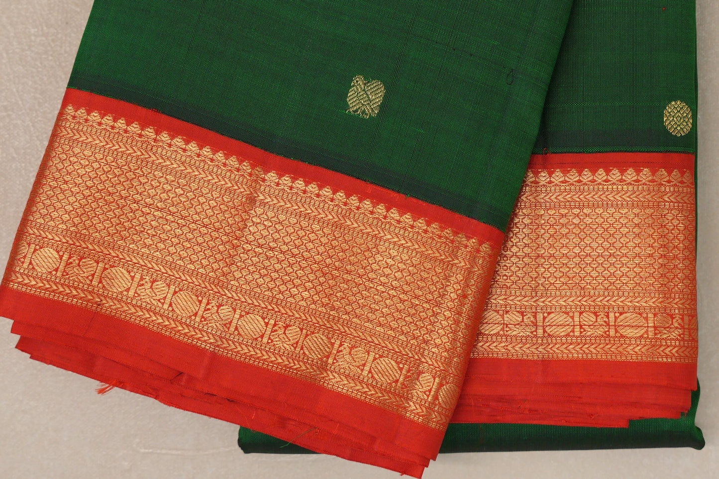 Emerald Green with Bright Red Borders Vintage Kanjivaram Silk Saree SS9079