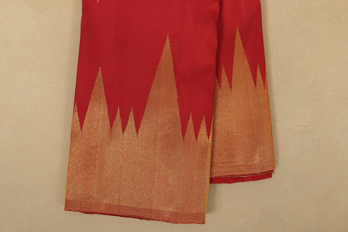 Red Kanjivaram Silk Saree borders zoom