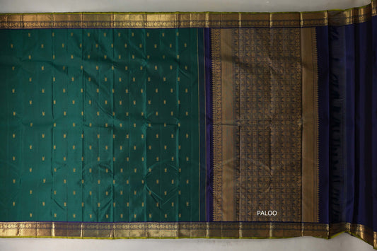 Emerald green with deep blue borders Vintage Kanjivaram Silk Saree SS9102