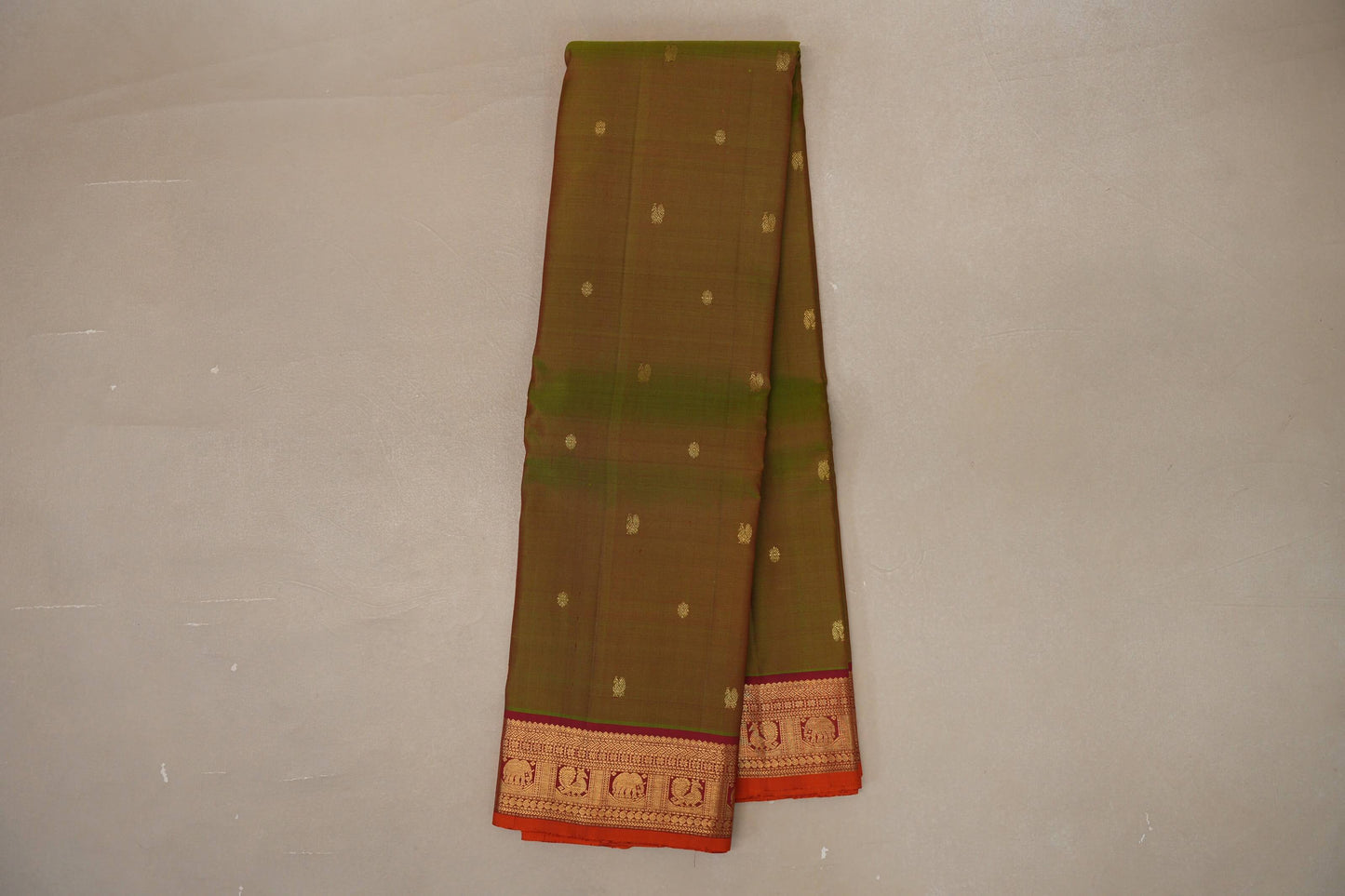 Dual tone of red and green Vintage Kanjivaram Silk Saree SS9113