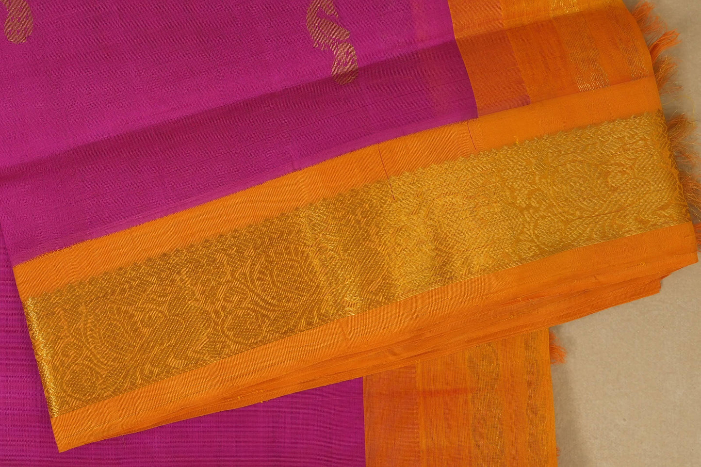 Pink with Mango Yellow Borders Silk Cotton Saree borders zoom