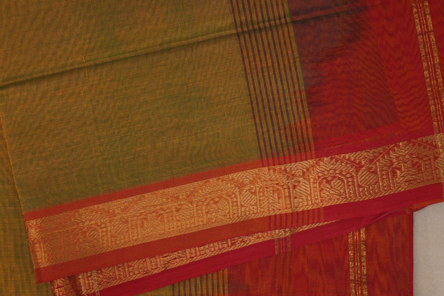 Dual Tone Green and Yellow Nine and a half Yards Silk Cotton Saree SS9160