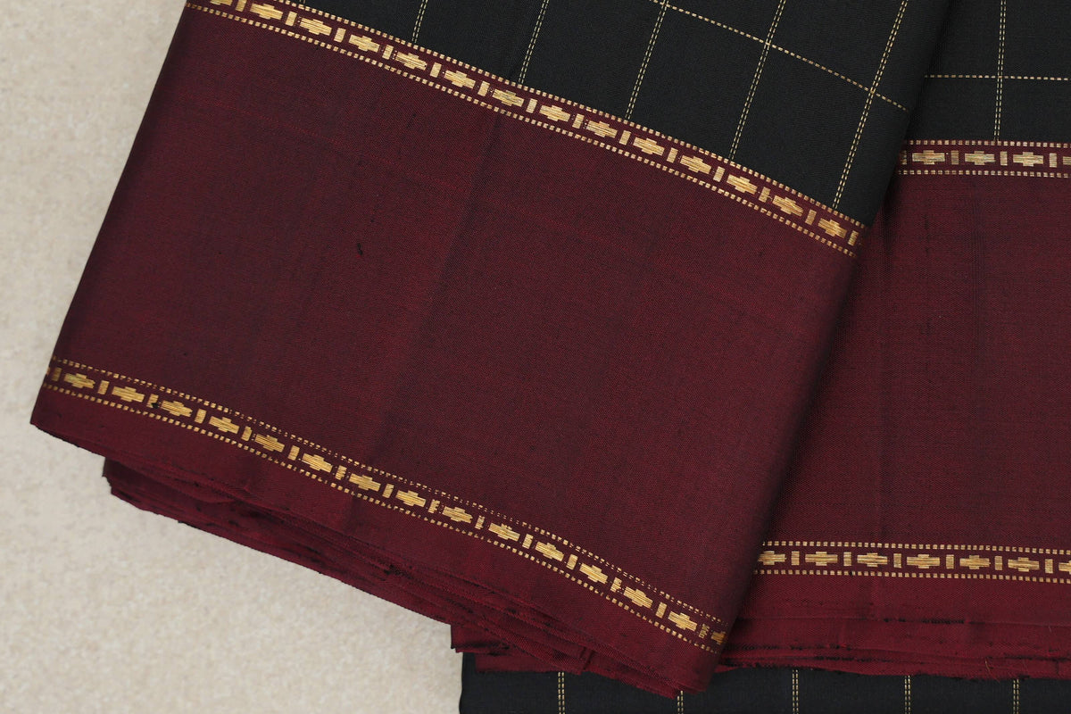 Jet Black with Deep Maroon Border Vintage Kanjivaram Silk Saree border