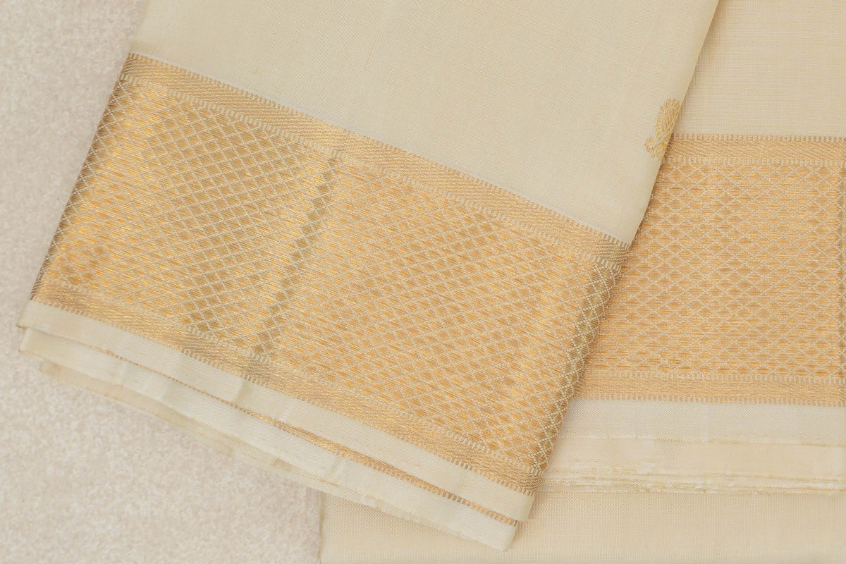 Cream Vintage Kanjivaram Silk Saree border