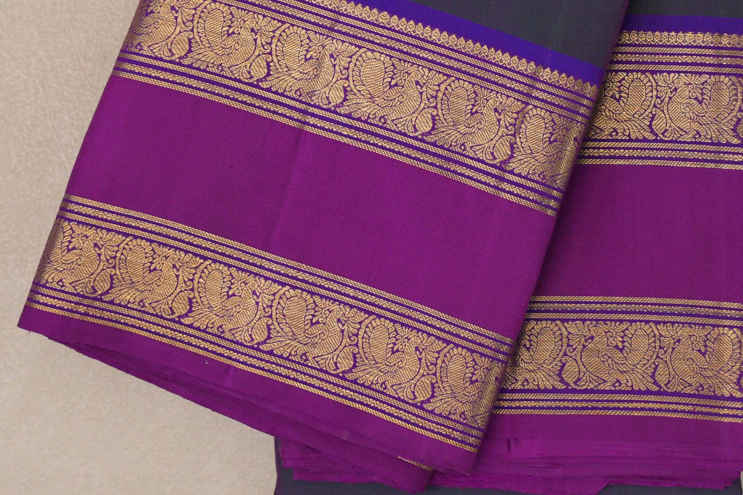 Dual Tone of Magenta and Green Vintage Kanjivaram Silk Saree border