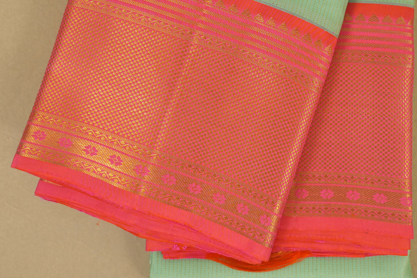 Rexona Green with Peach Pink Borders Kanjivaram Silk Saree borders