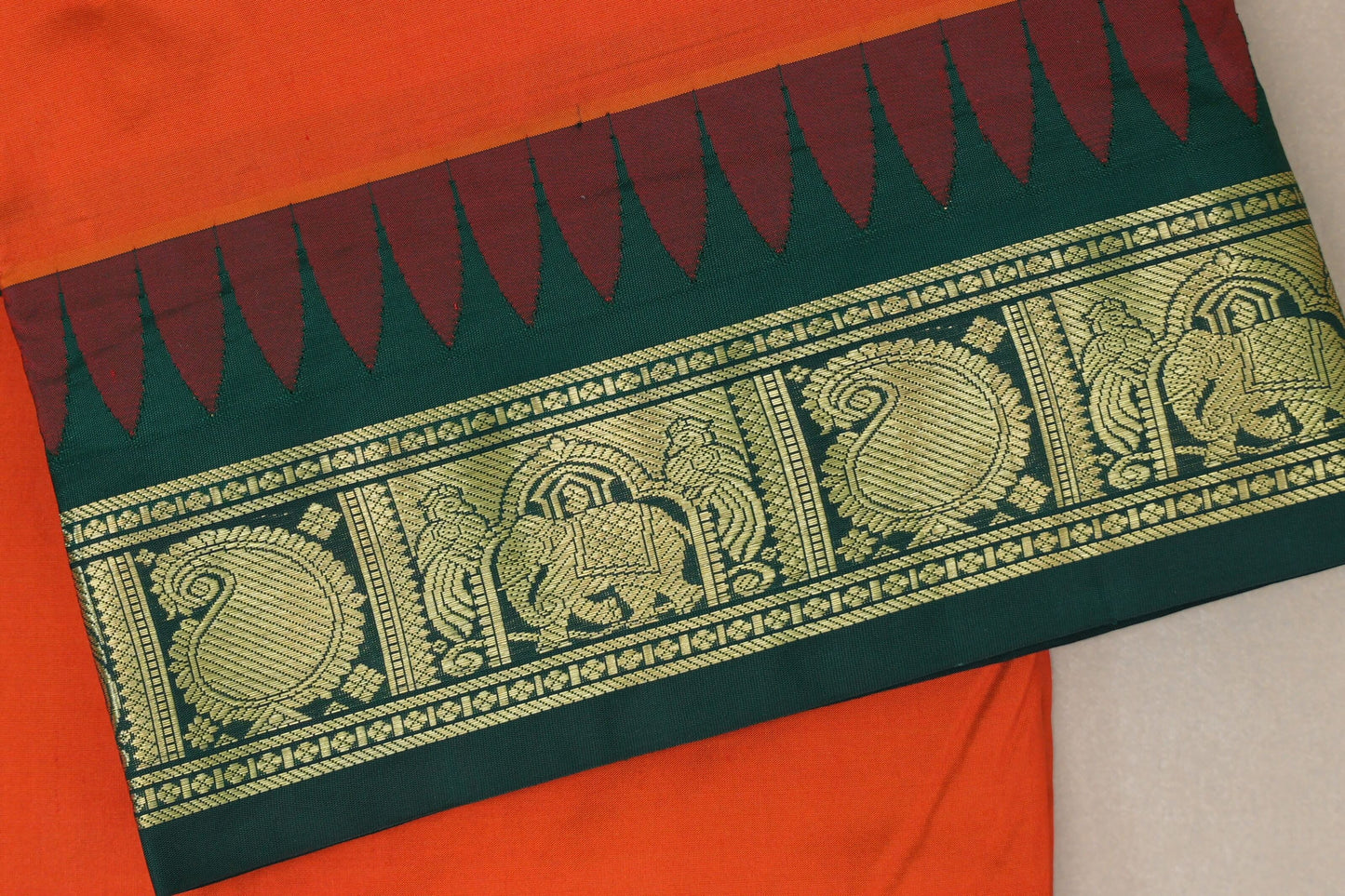 Reddish Orange Ten Yards Silk Cotton saree border