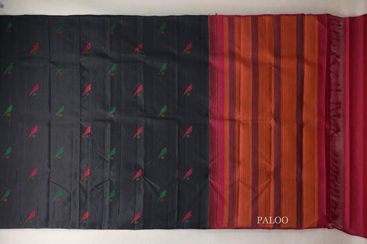 Black Borderless Vintage Kanjivaram Silk Saree paloo