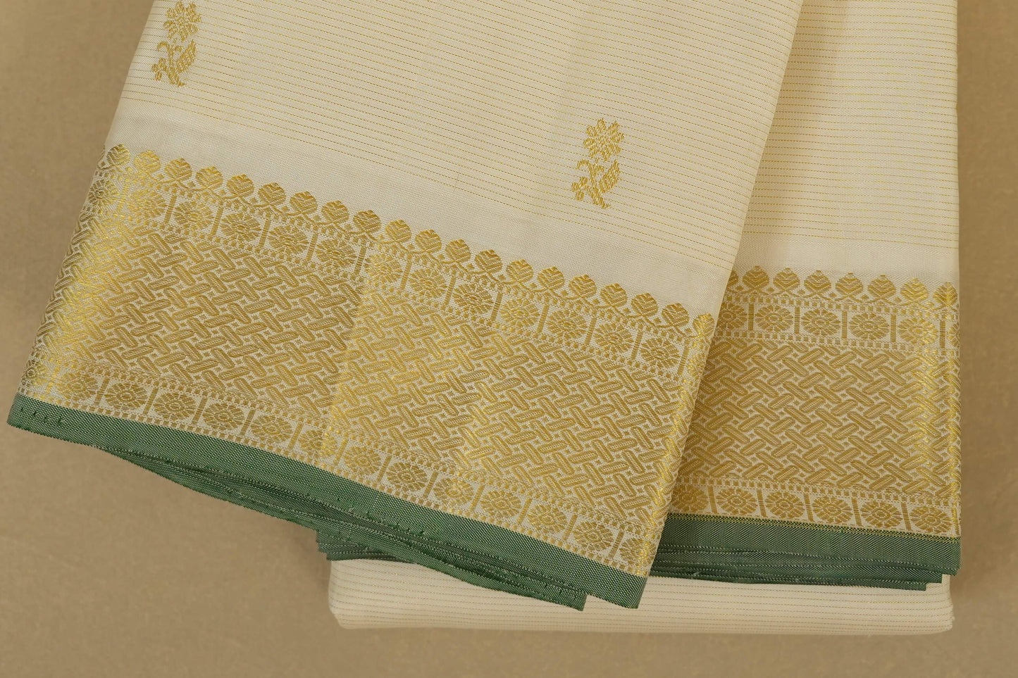 Half White Vintage Kanjivaram Silk Saree Border Zoom