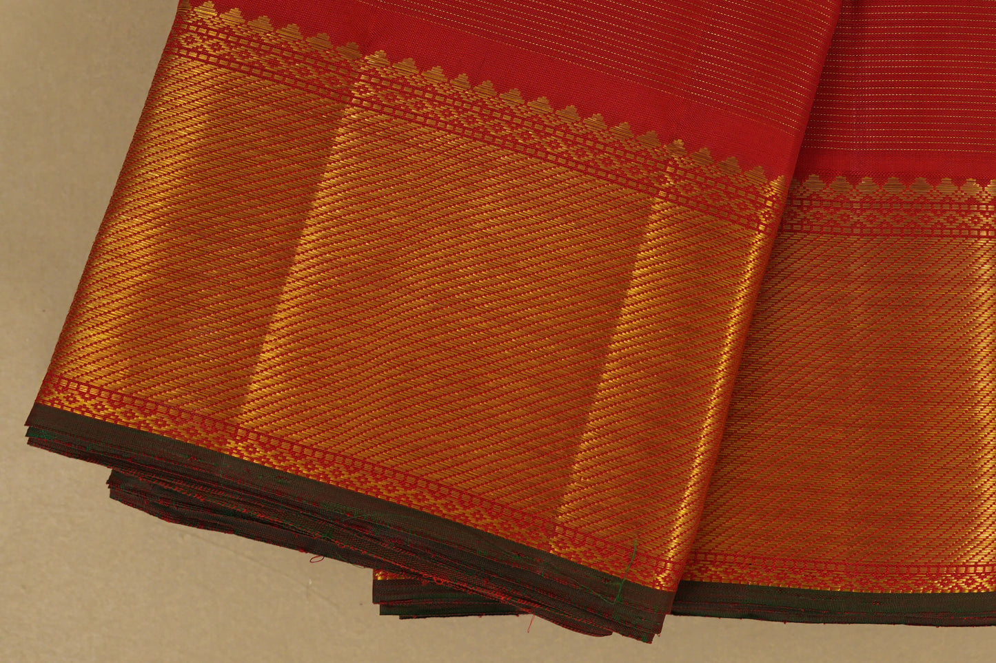 Red Vaira Oosi Vintage Kanjivaram Silk Saree borders