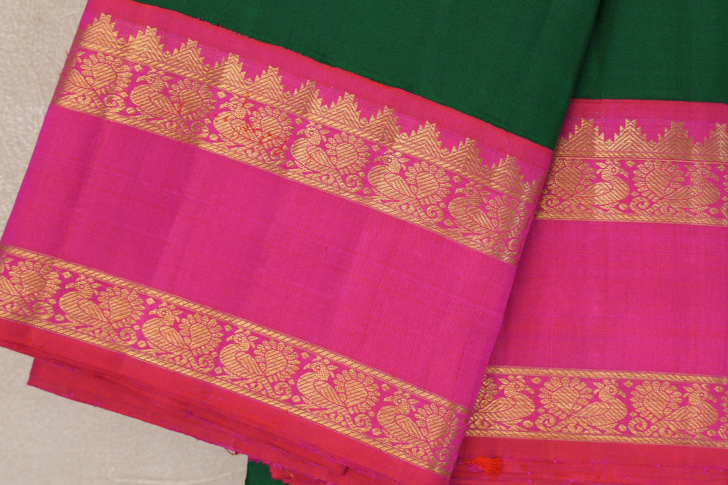 Dark Green Vintage Kanjivaram Silk Saree border zoom