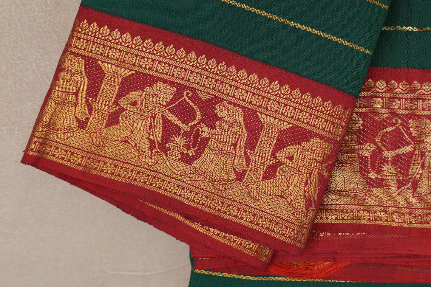 Deep Green Vintage Kanjivaram Silk Saree border
