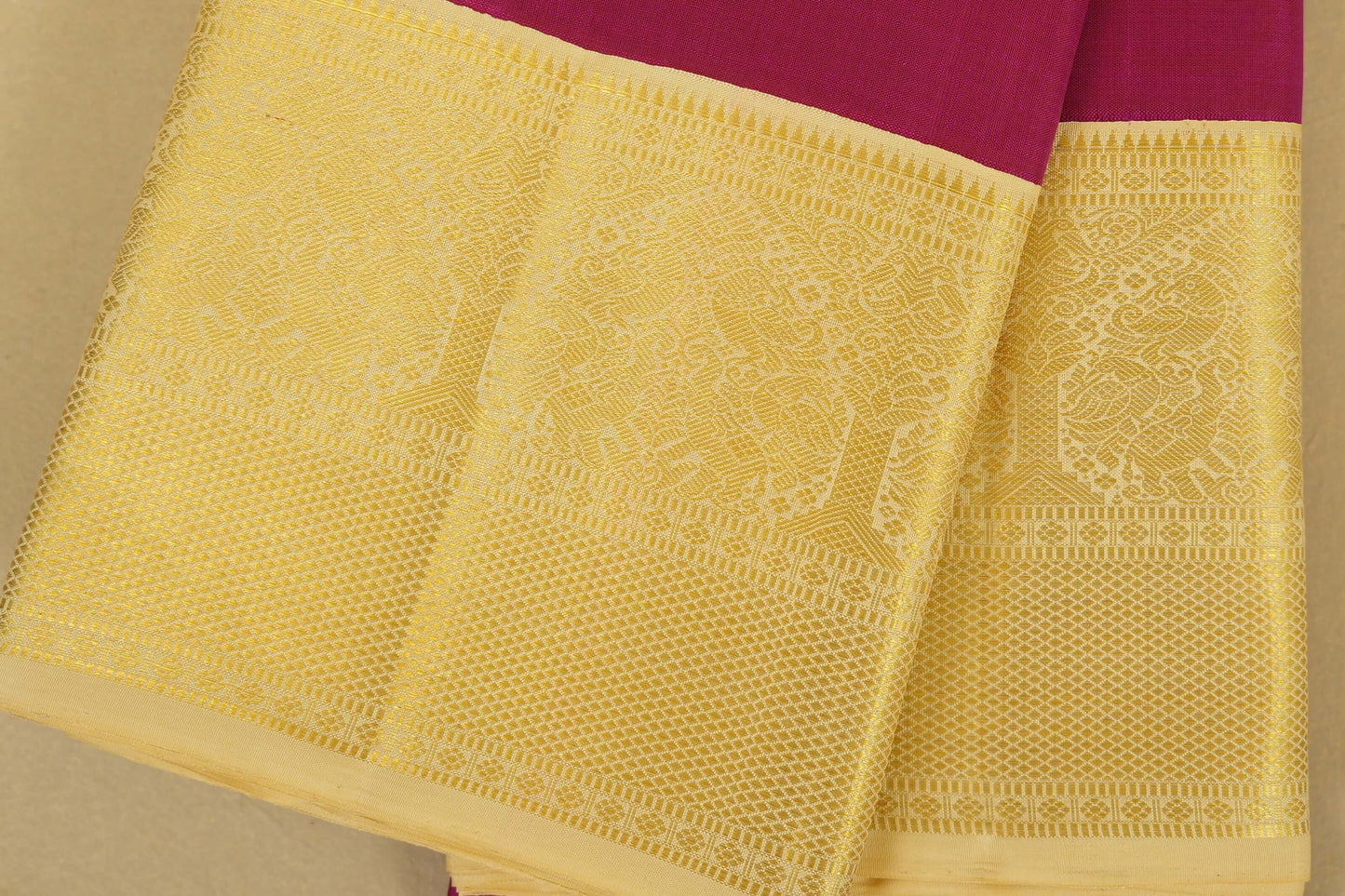 rani pink Vintage Kanjivaram Silk Saree border zoom