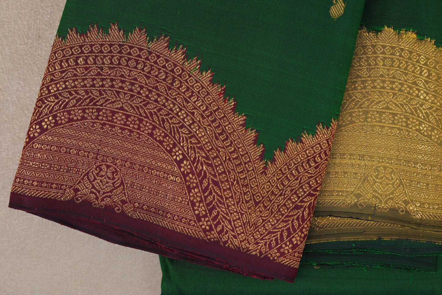 Forest Green Vintage Kanjivaram Silk Saree border