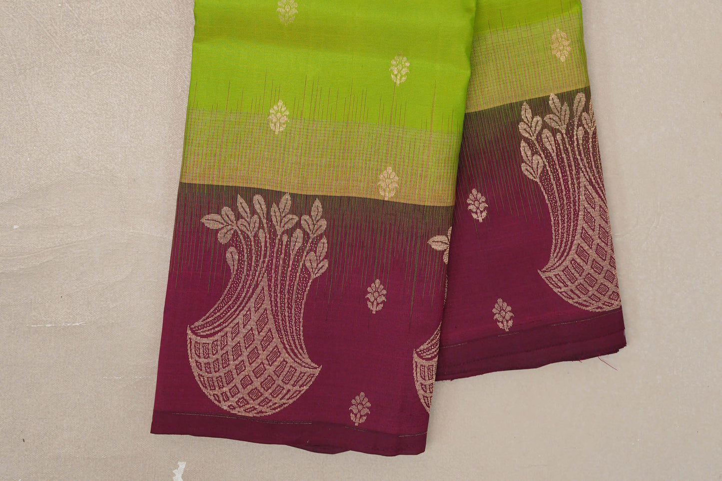 Parrot Green Light Weight Kanjivaram Silk Saree border