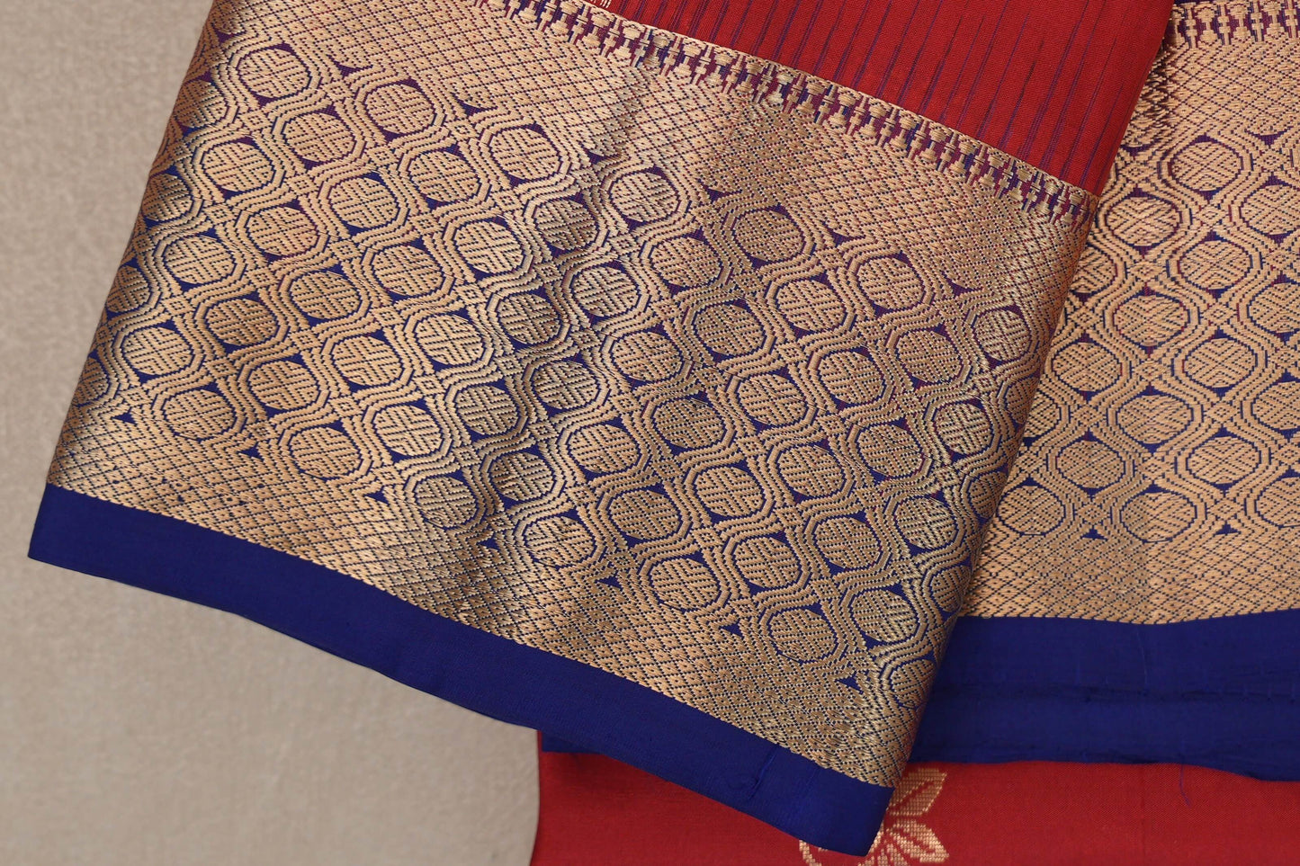 Tomato Red Light Weight Kanjivaram Silk Saree border