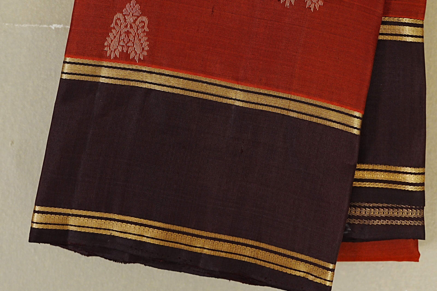 Reddish Rust Light Weight Kanchipuram Silk Saree borders zoom