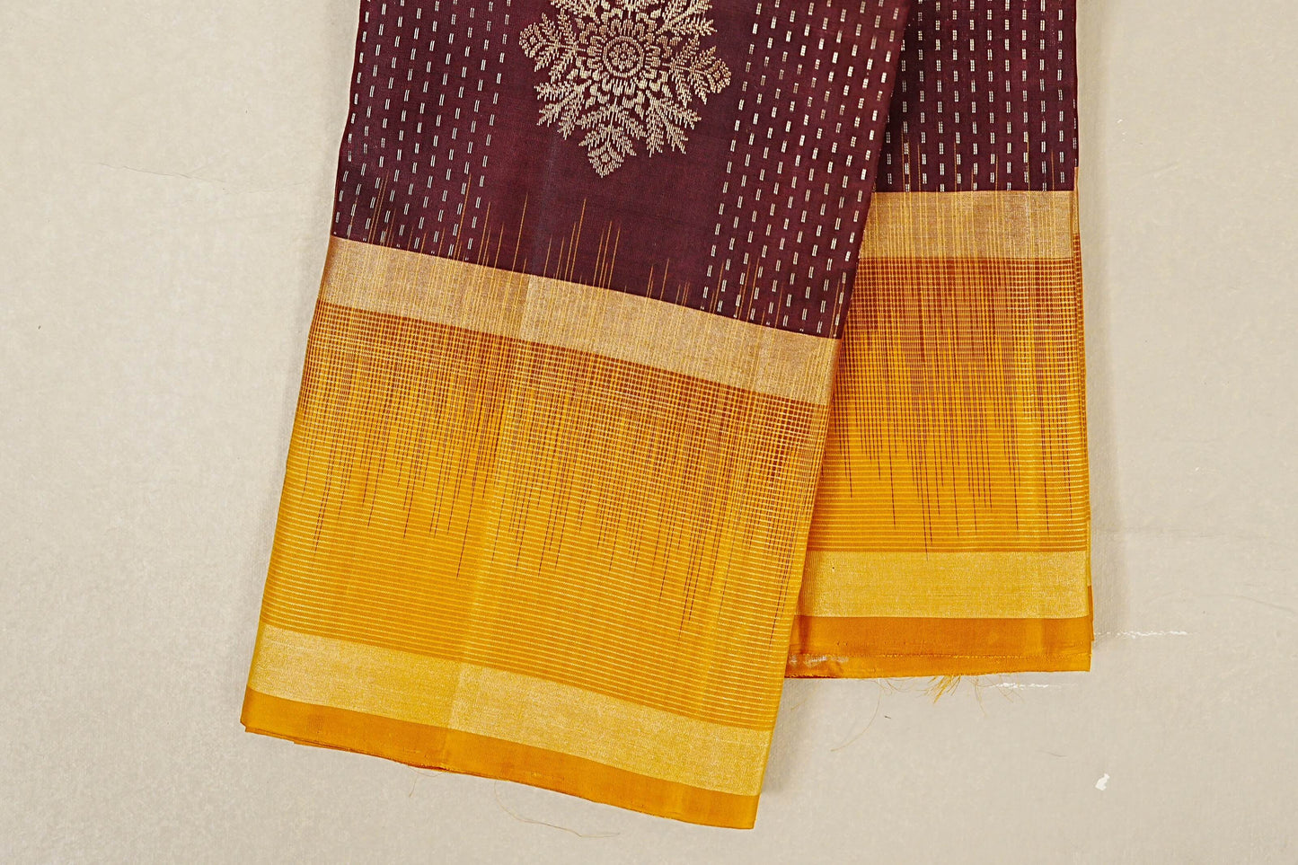 Brownish Maroon Light Weight Kanchipuram Silk Saree border zoom