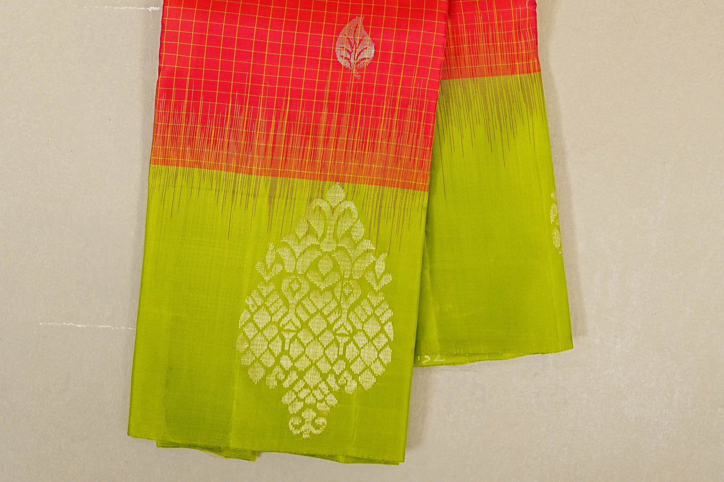 Reddish Pink Light Weight Kanchipuram Silk Saree border zoom