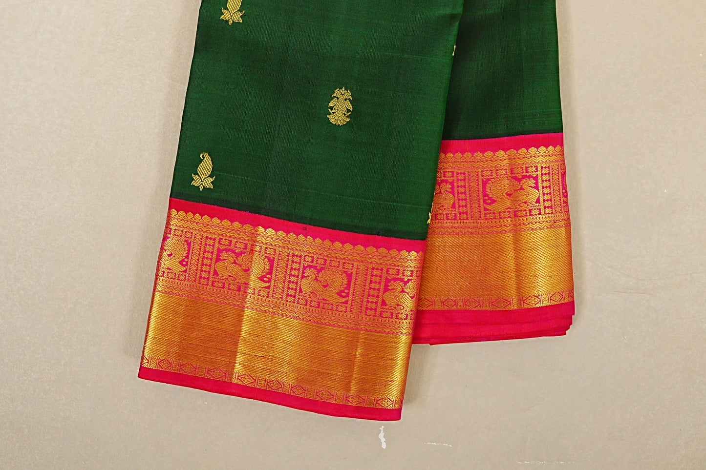 Bottle Green with Rani Pink Borders Vintage Kanjivaram Silk Saree border zoom