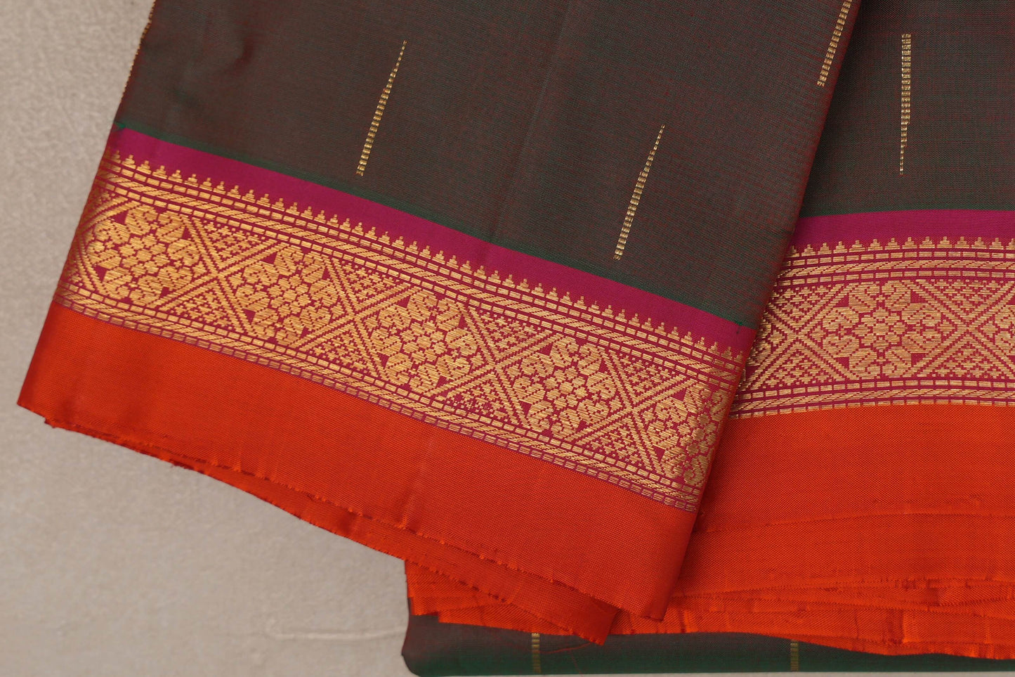 Dual Tone of Bottle Green & Maroon Vintage Kanjivaram Silk Saree border