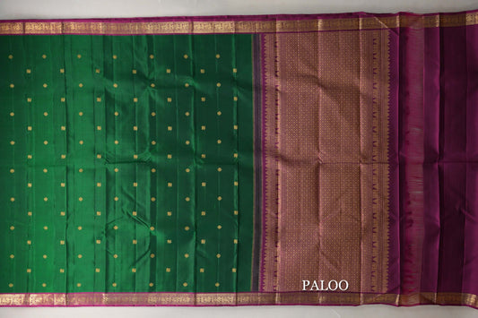 Deep Green with Deep Magenta Borders Vintage Kanjivaram Silk Saree paloo