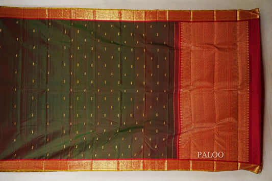 Manthulir Green with Red Borders Vintage Kanjivaram Silk Saree paloo