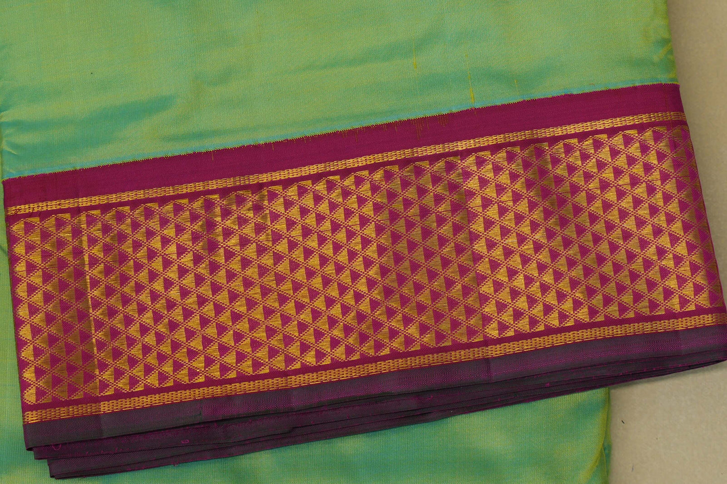 Sea Green Ten yards silk Saree borders zoom