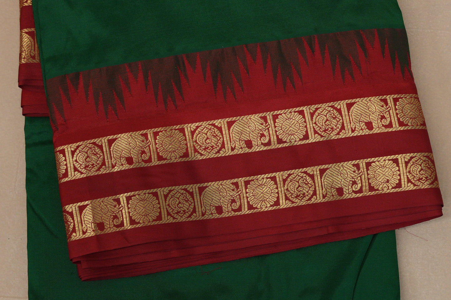 Bottle green with Reddish maroon borders Ten yards silk saree border