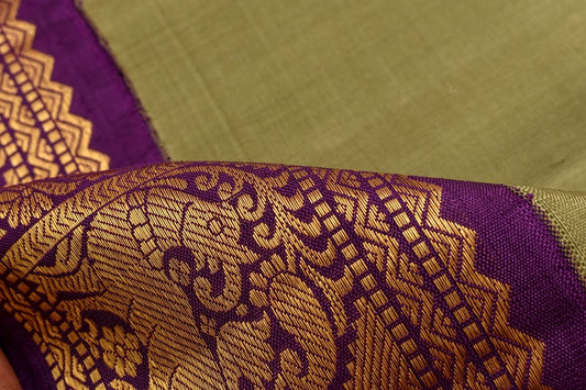 The beauty of Kanjivaram silk sarees with intricate border patterns