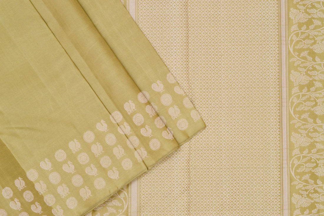 The Process Of Designing A Silk Saree Pattern