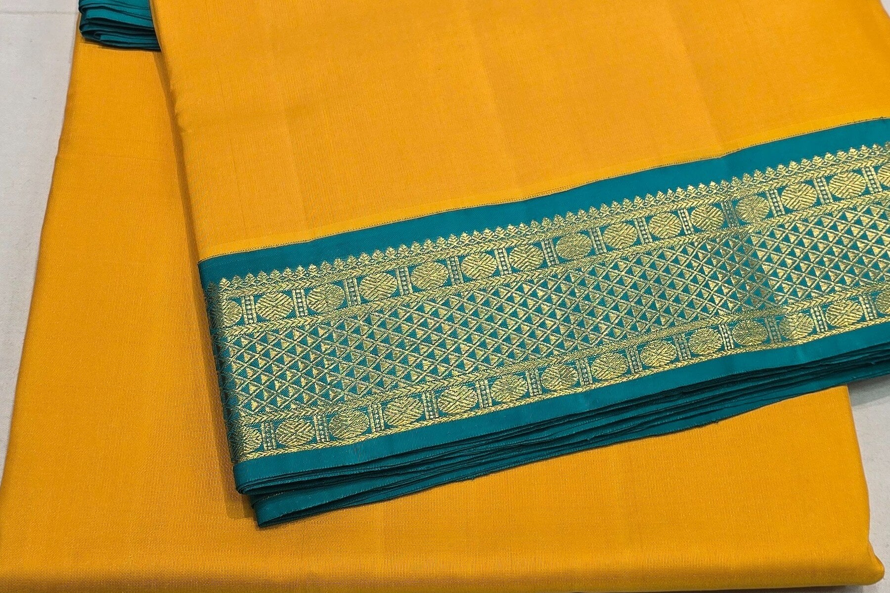 Yellow Ten yards silk saree SS5900