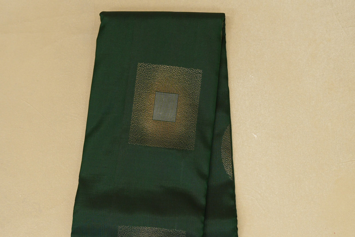 Deep Bottle Green Light Weight Kanjivaram Silk Saree body zoom