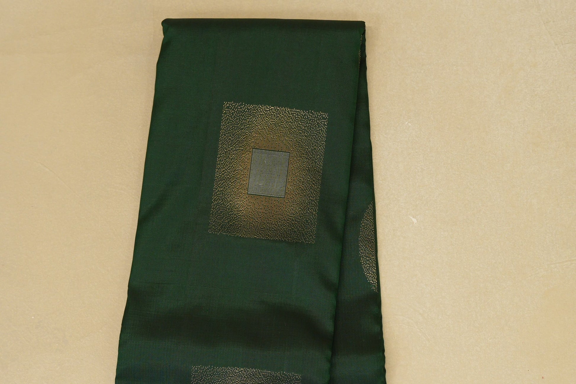 Deep Bottle Green Light Weight Kanjivaram Silk Saree body zoom