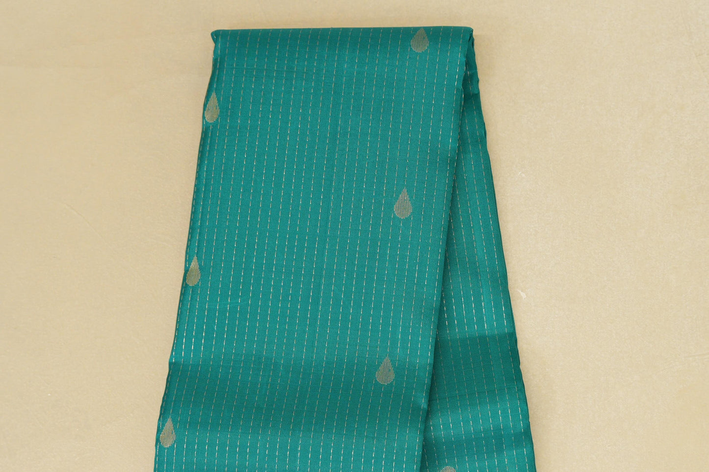 Aqua Green with Deep Magenta Borders Light Weight Kanjivaram Silk Saree SS8827