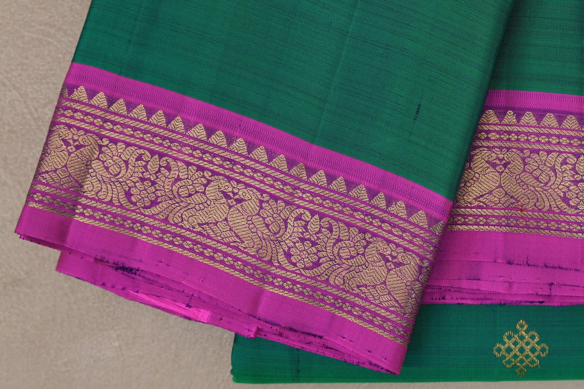 Dual Tone of Green & Blue Vintage Kanjivaram Silk Saree border