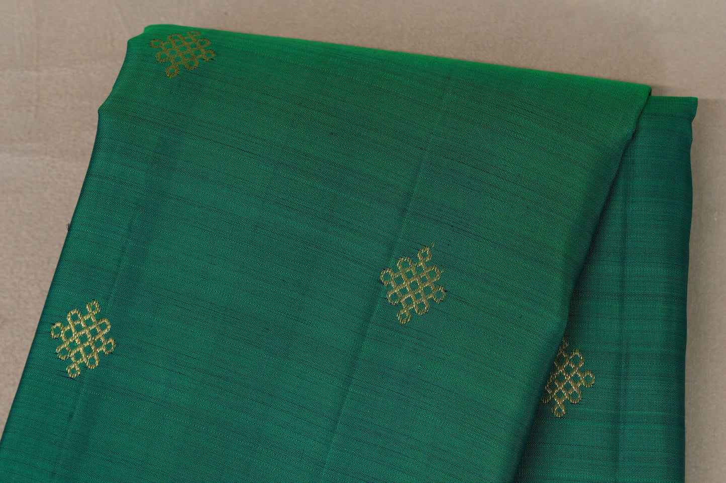 Dual Tone of Green & Blue with Bright Magenta Borders Vintage Kanjivaram Silk Saree body