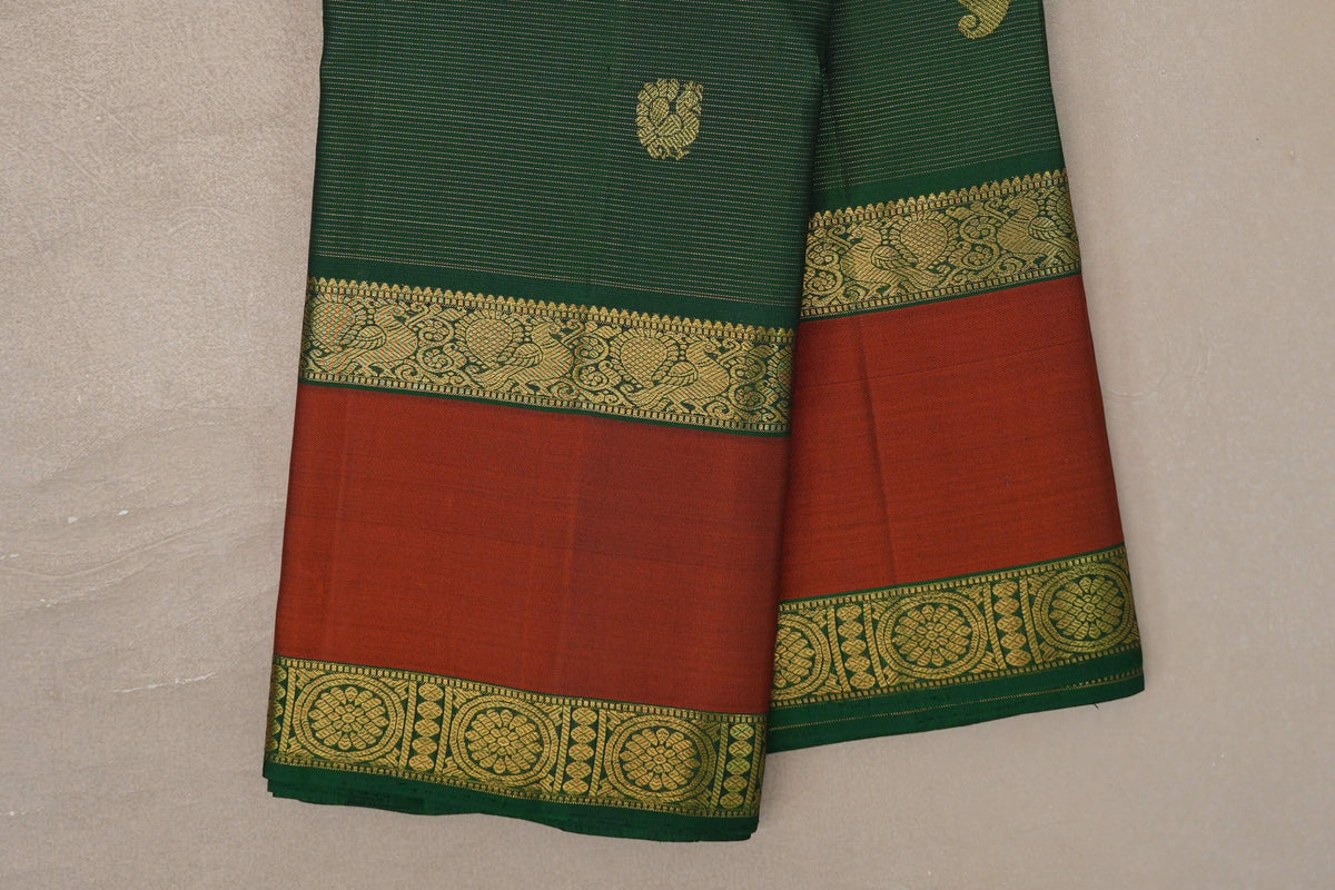 Deep Forest Green Vaira Oosi Vintage Kanjivaram Silk Saree border zoom