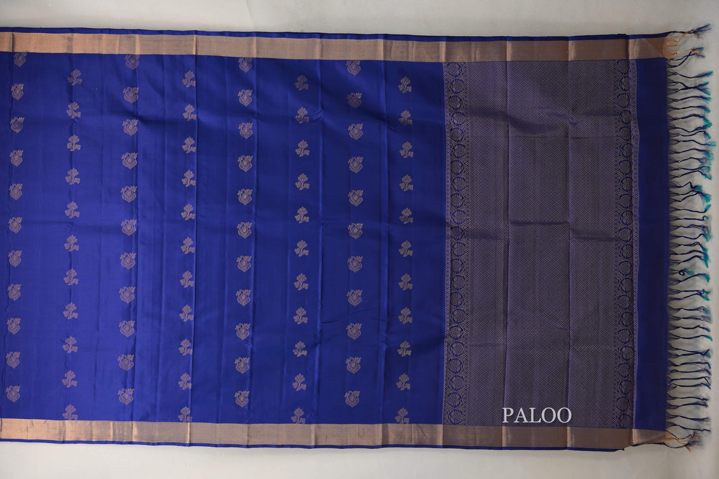 Deep Blue Light Weight Kanjivaram Silk Saree paloo