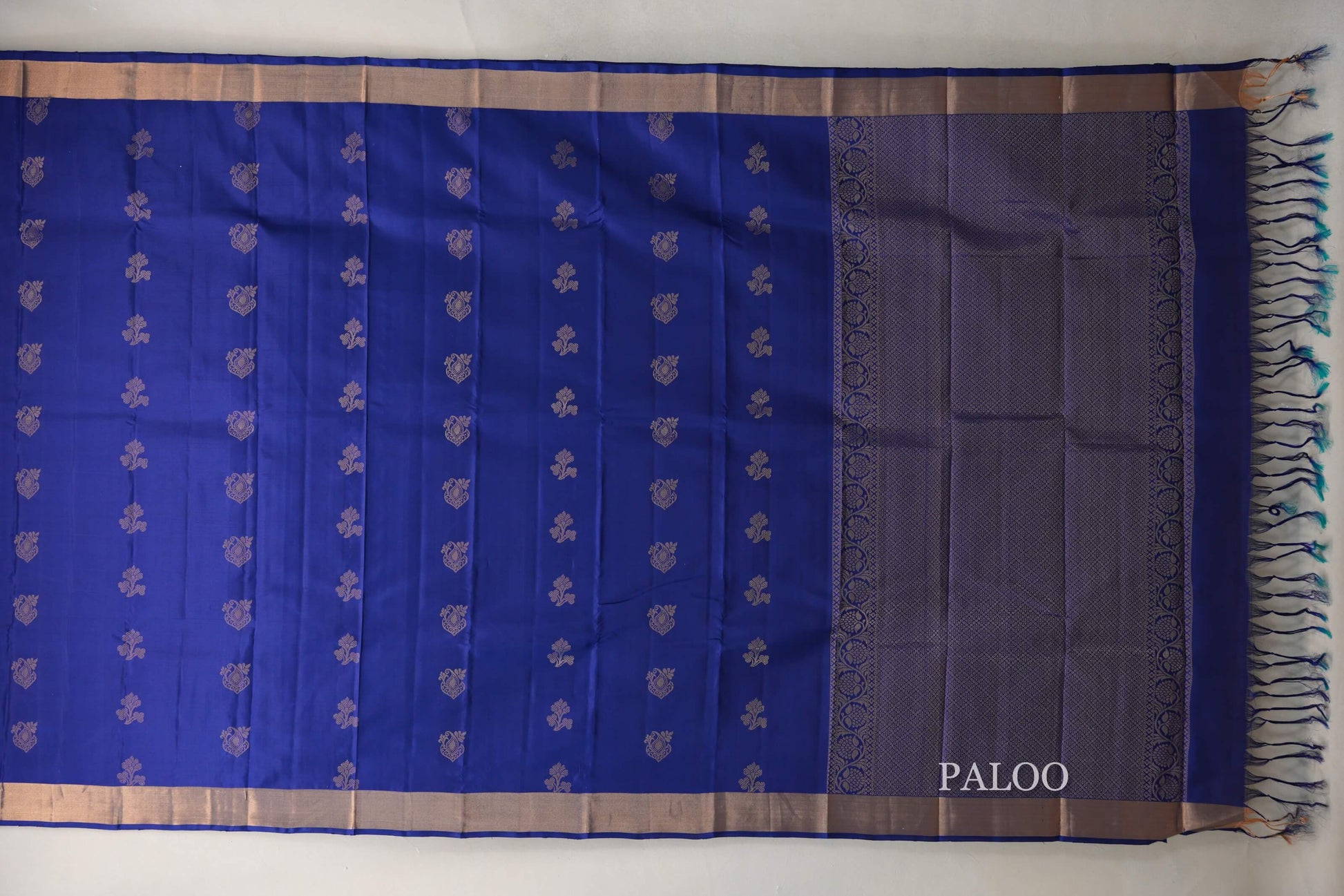 Deep Blue Light Weight Kanjivaram Silk Saree paloo