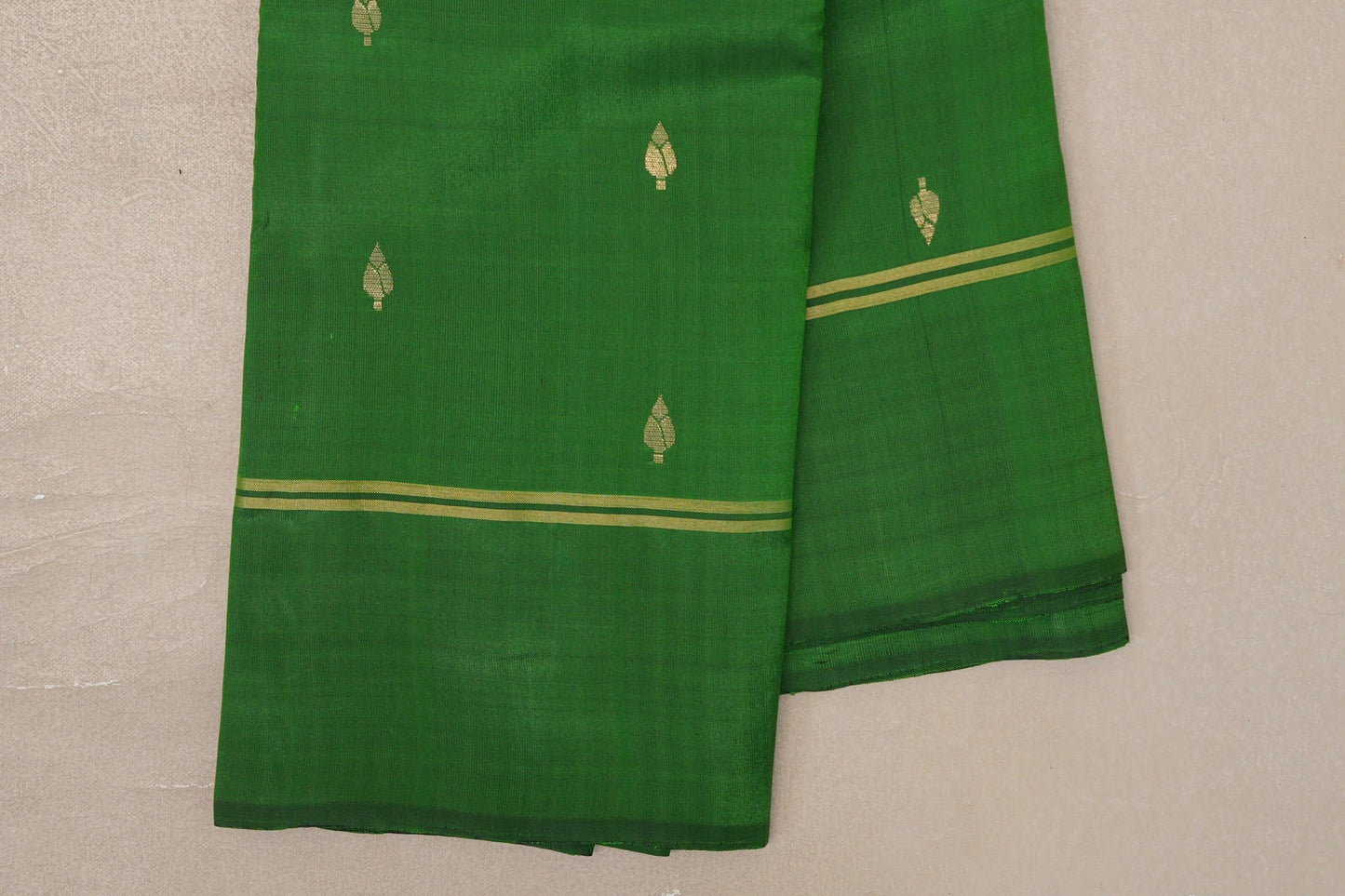 Leaf Green Light Weight Kanjivaram Silk Saree border