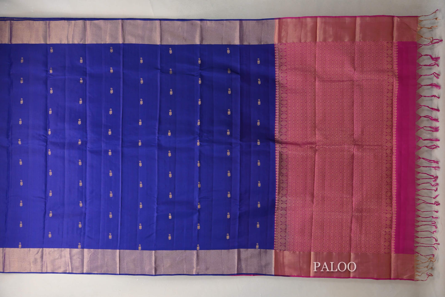 Deep Blue Light Weight Kanjivaram Silk Saree paloo