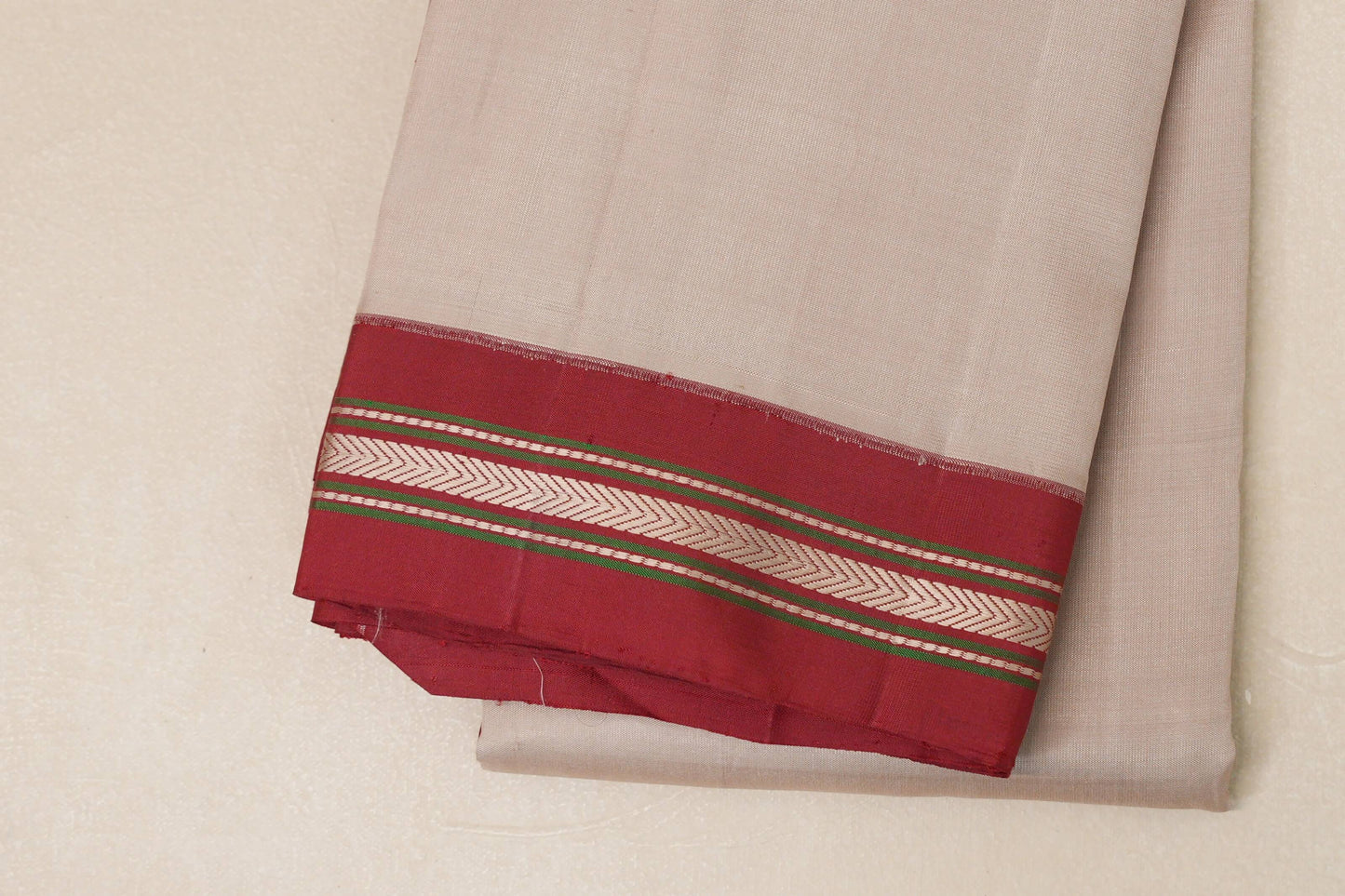 Dark beige with Deep Red borders Light Weight Kanjivaram Silk Saree border