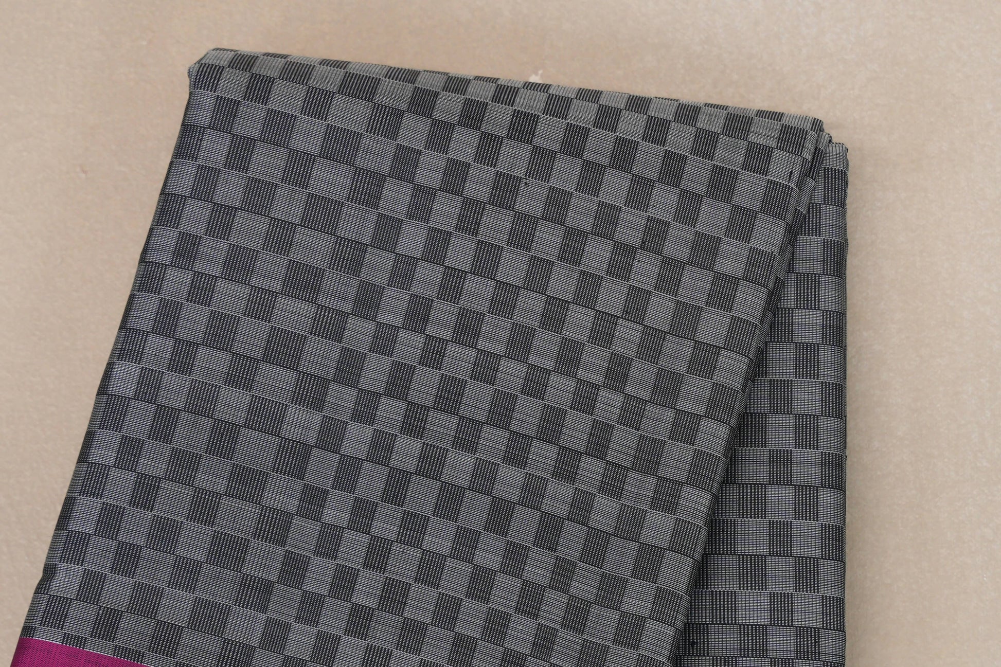 Grey with Magenta Borders Vintage Kanjivaram Silk Saree body zoom