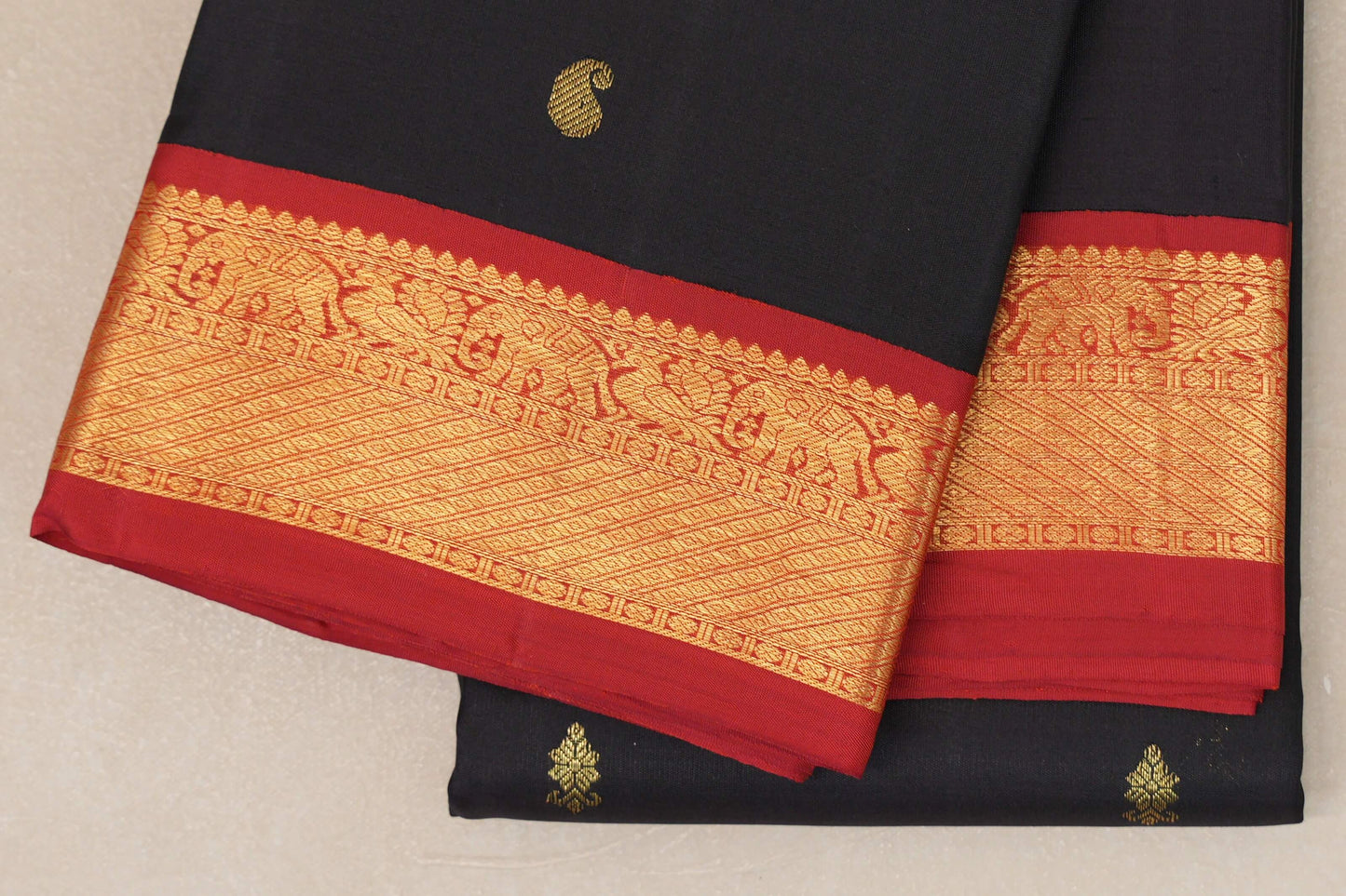 Black with Red Borders Vintage Kanjivaram Silk Saree SS8916