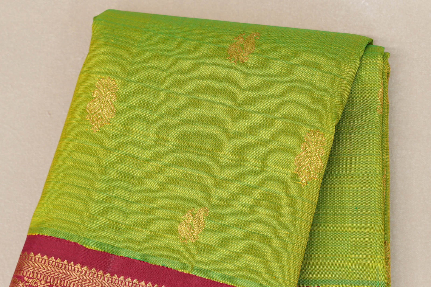Dual Tone Green and Yellow with Deep Red Borders Vintage Kanjivaram Silk Saree SS8924