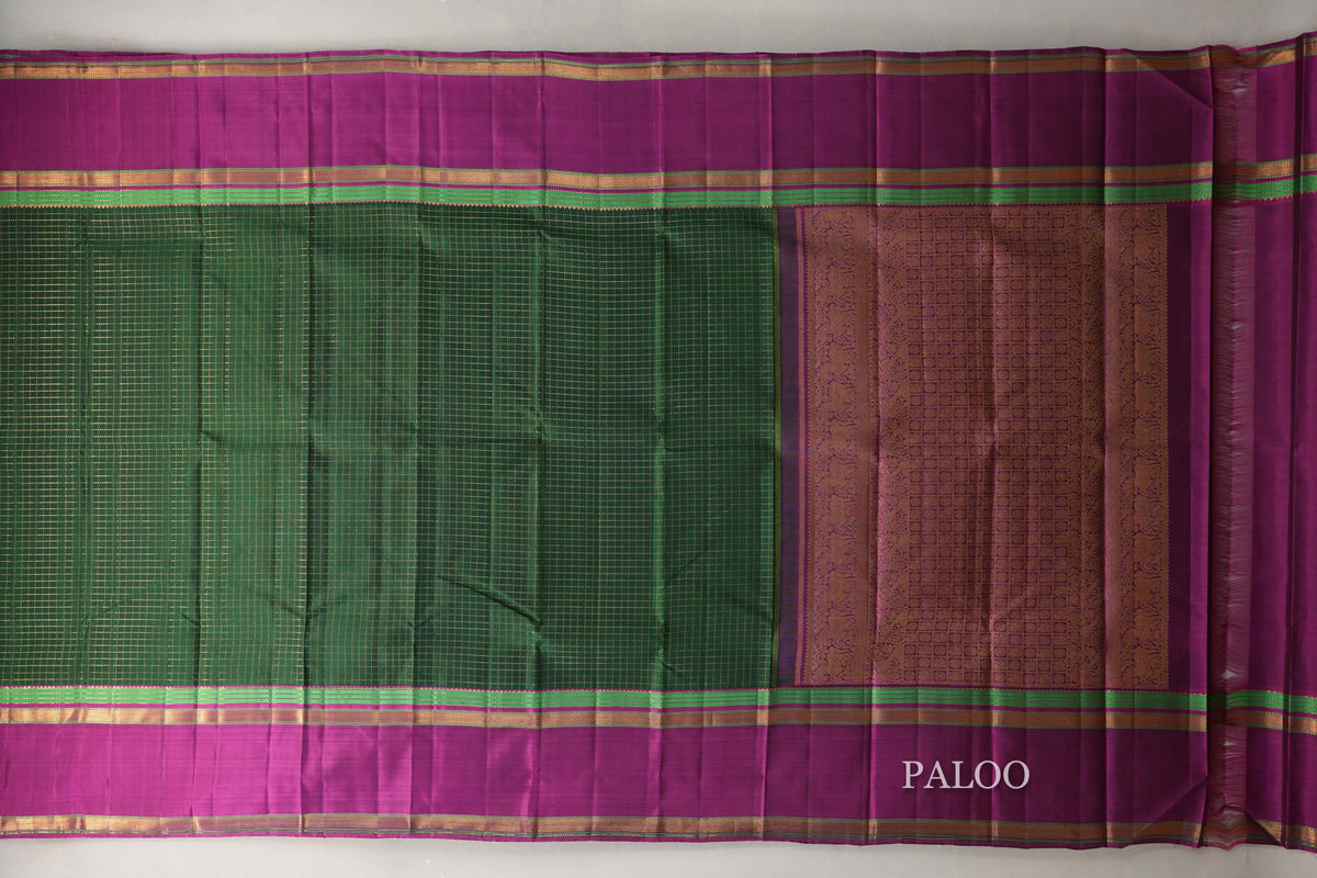 Deep Bottle Green with Deep Magenta Borders Vintage Kanjivaram Silk Saree paloo
