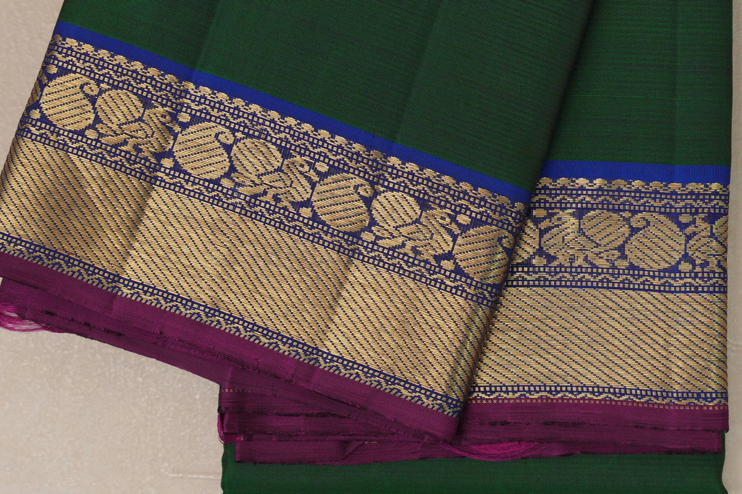 Deep Emerald Green Vintage Kanjivaram Silk Saree border